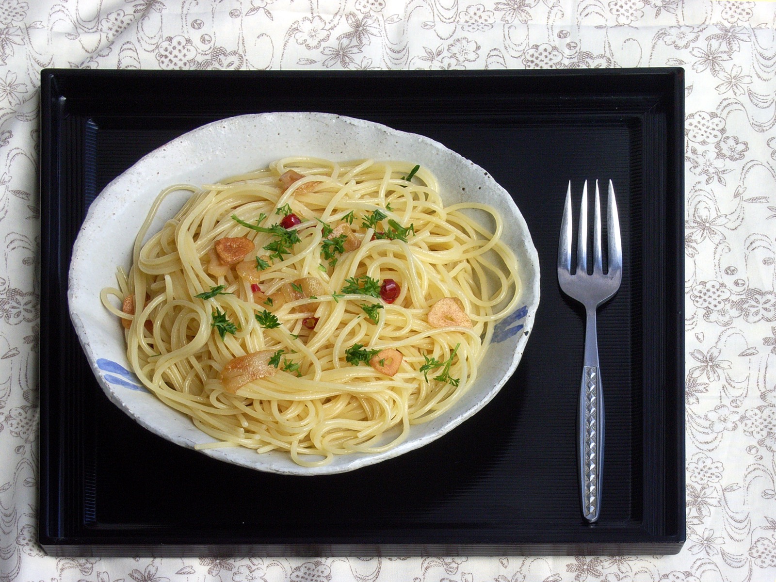 Cheesecake Factory-Style Spaghetti Aglio e Olio