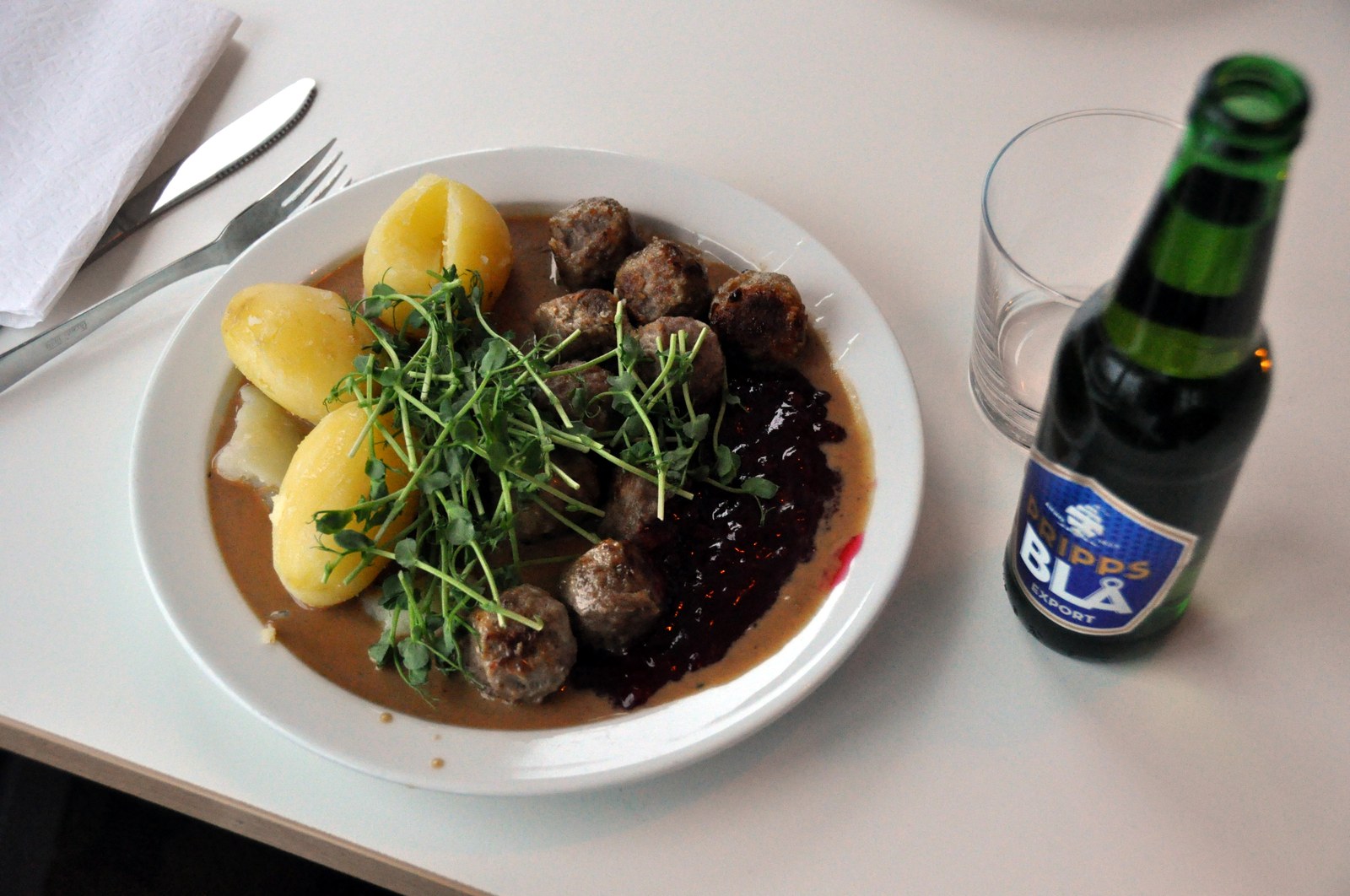 IKEA-Style Swedish Meatballs with Cream Sauce